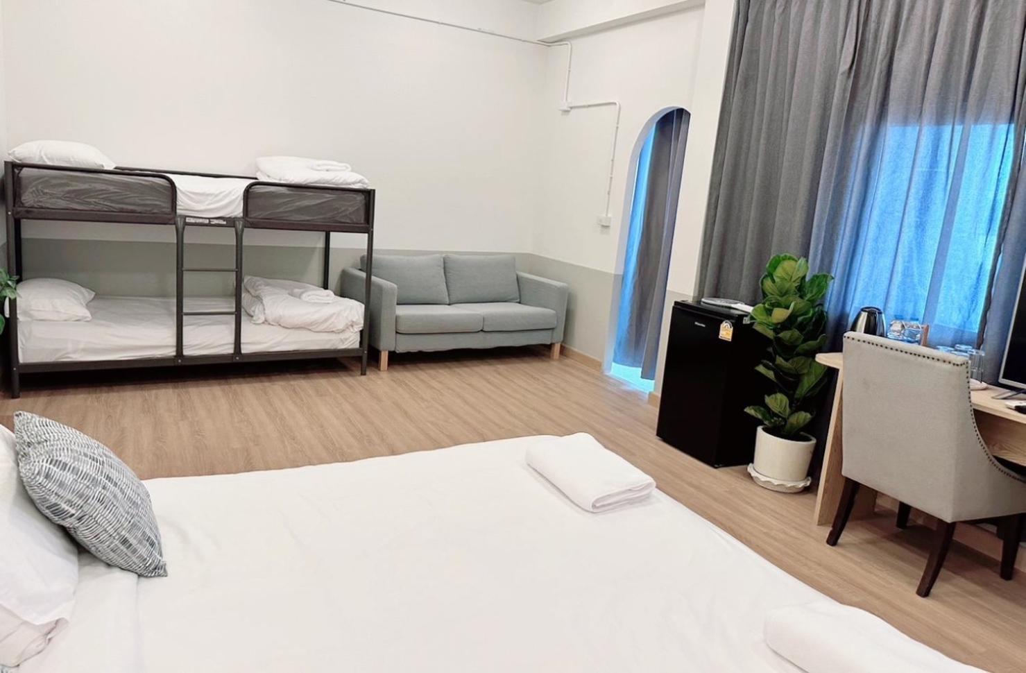 La Moon House Ξενοδοχείο Salaya Εξωτερικό φωτογραφία