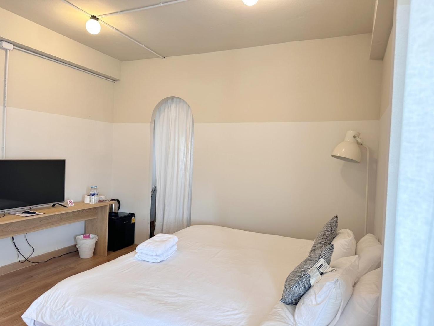 La Moon House Ξενοδοχείο Salaya Εξωτερικό φωτογραφία