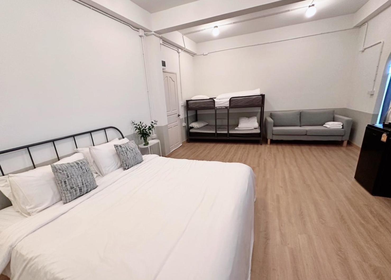 La Moon House Ξενοδοχείο Salaya Εξωτερικό φωτογραφία