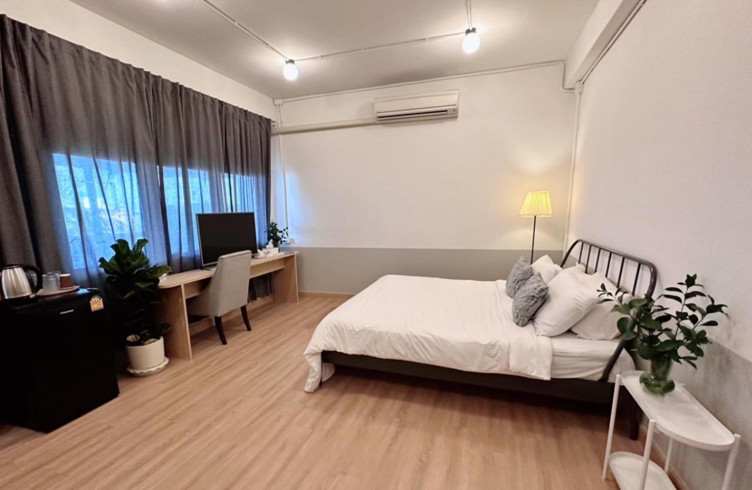 La Moon House Ξενοδοχείο Salaya Εξωτερικό φωτογραφία