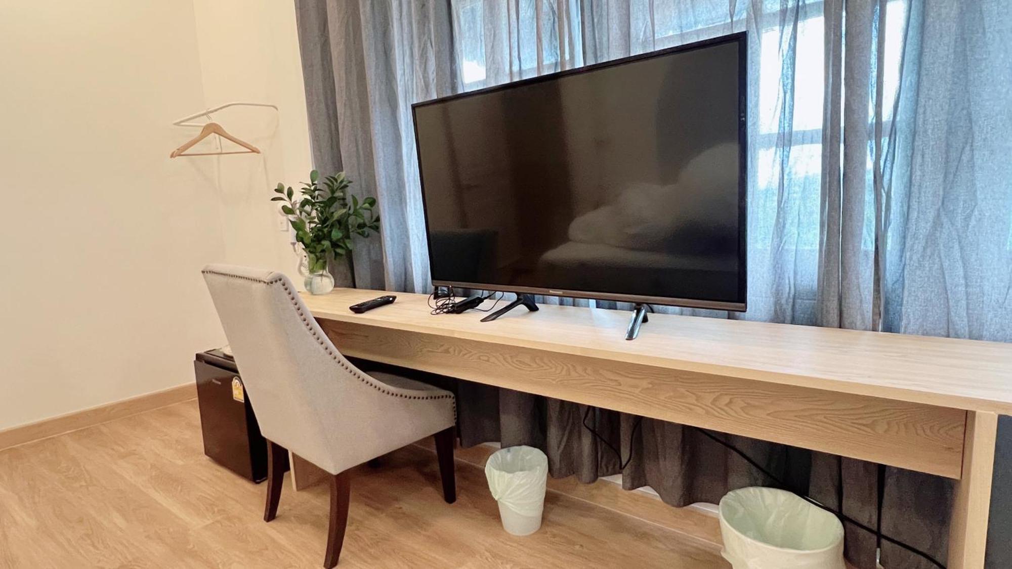 La Moon House Ξενοδοχείο Salaya Εξωτερικό φωτογραφία