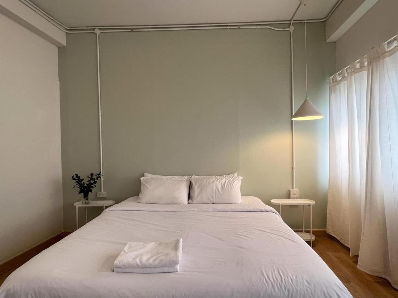 La Moon House Ξενοδοχείο Salaya Εξωτερικό φωτογραφία