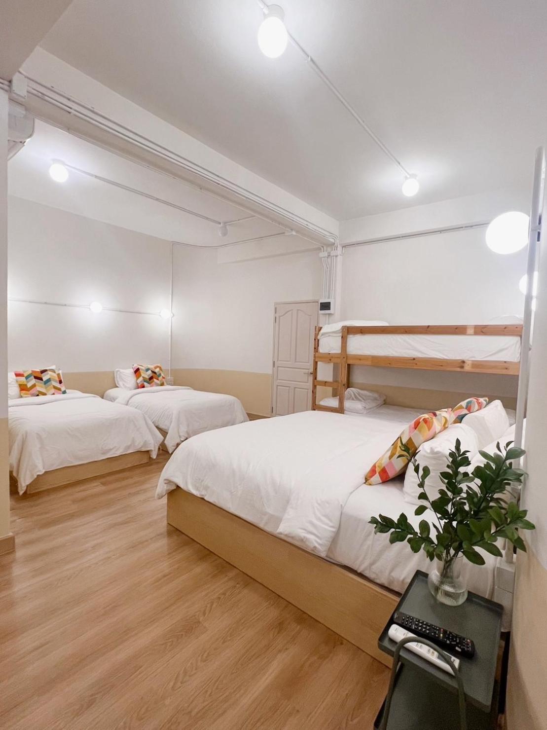 La Moon House Ξενοδοχείο Salaya Εξωτερικό φωτογραφία