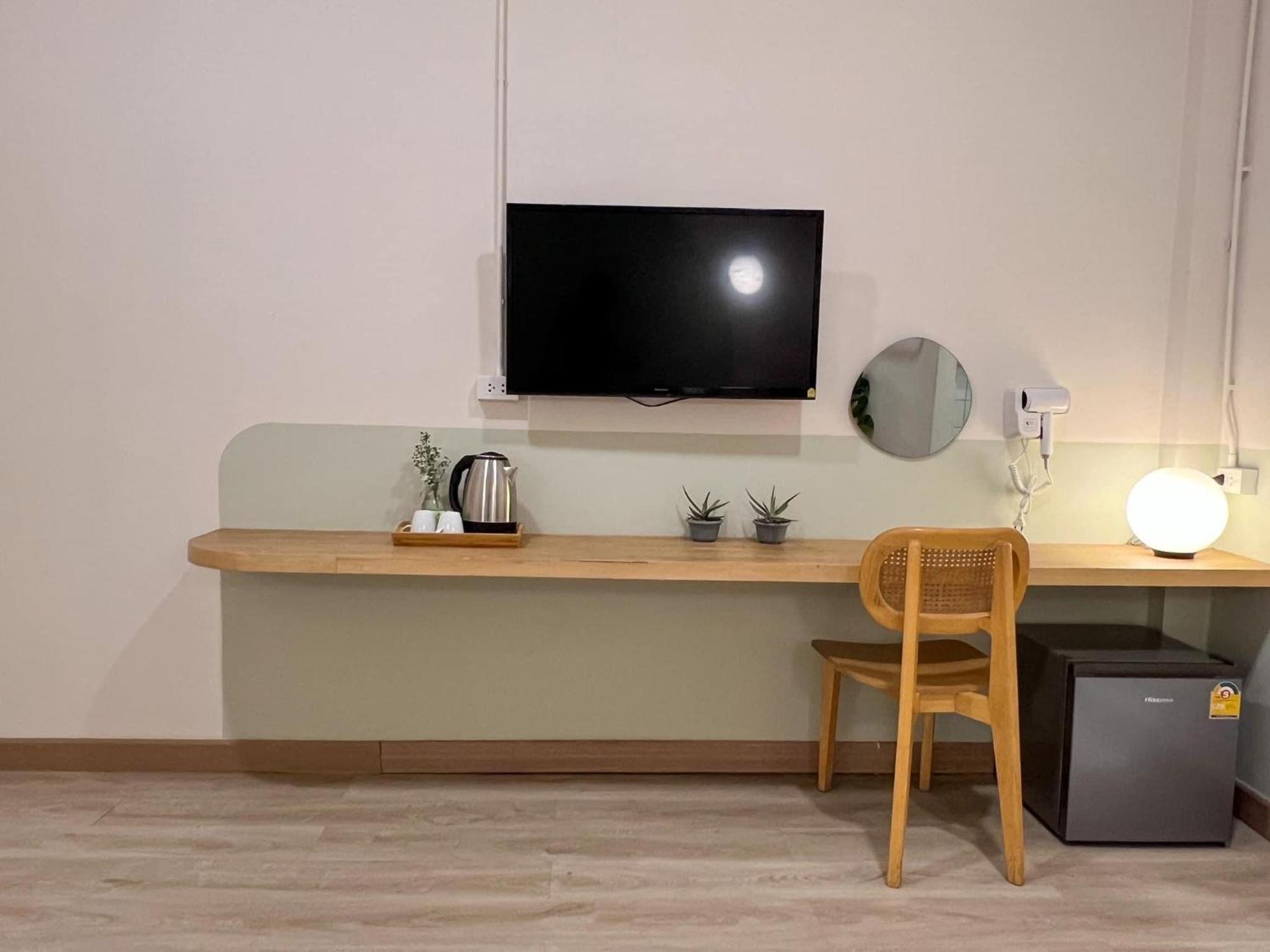 La Moon House Ξενοδοχείο Salaya Εξωτερικό φωτογραφία