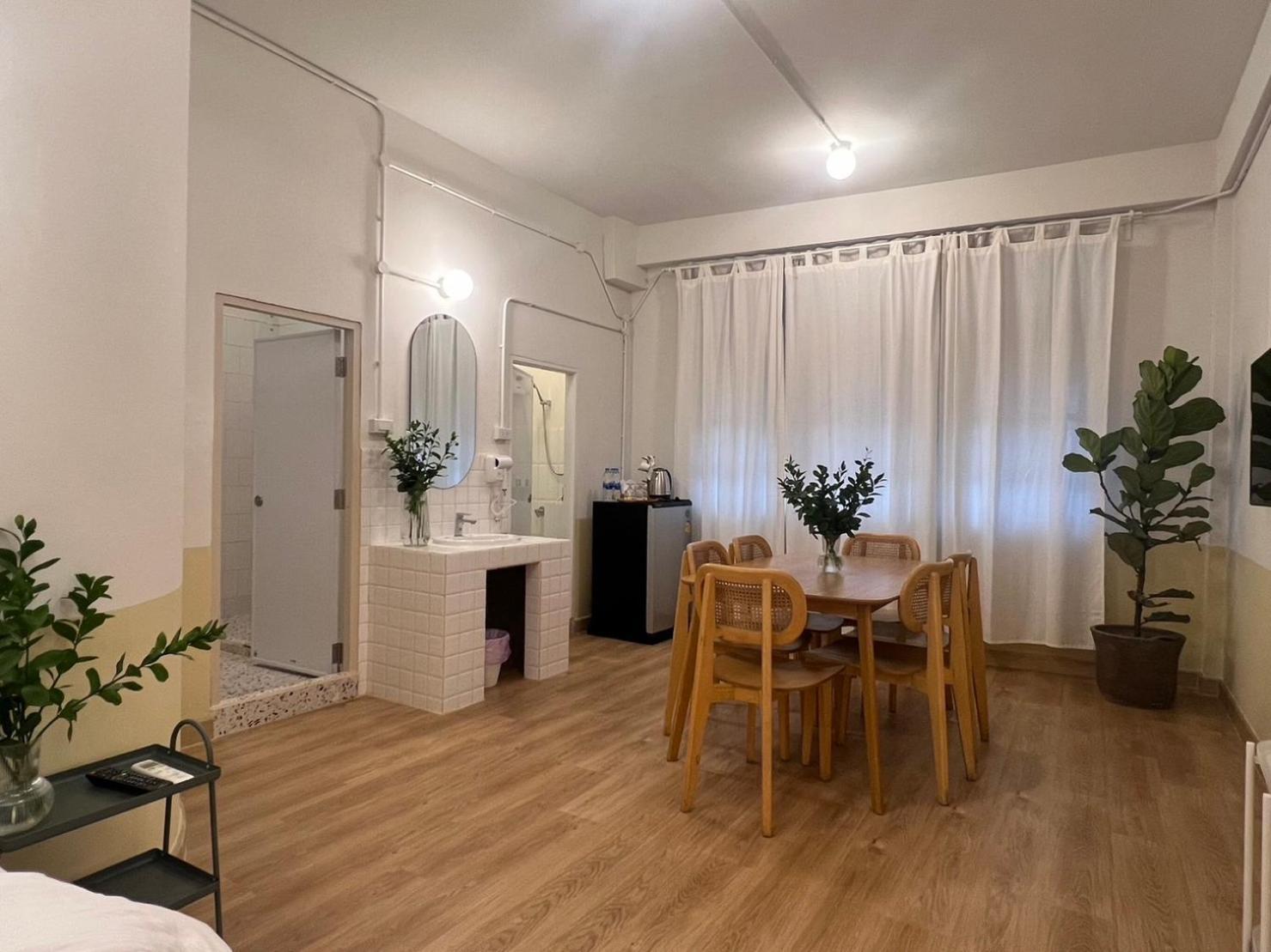 La Moon House Ξενοδοχείο Salaya Εξωτερικό φωτογραφία